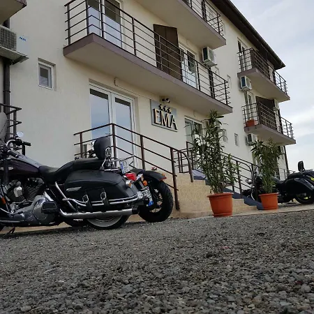 Hotel Ema